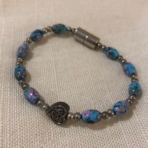 Beaded magnet closure bracelet